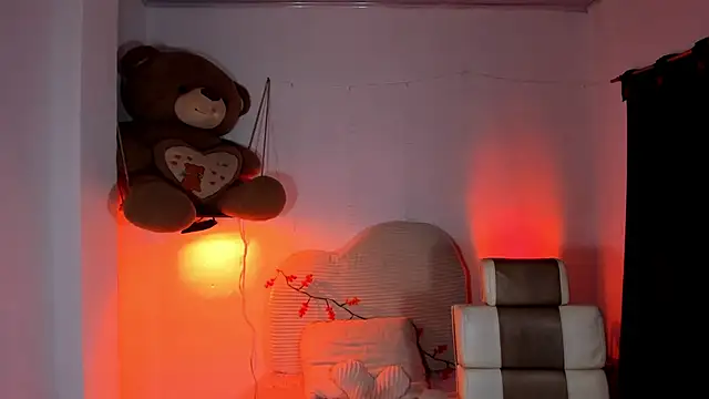 Snapshot of pretti_scarlett chatting on November 2025 06:57:01 AM pretti scarlett online show from November 2025 06:57:01 AM