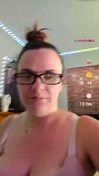 queenpeaches121 online show from July 2026 10:01:02 PM