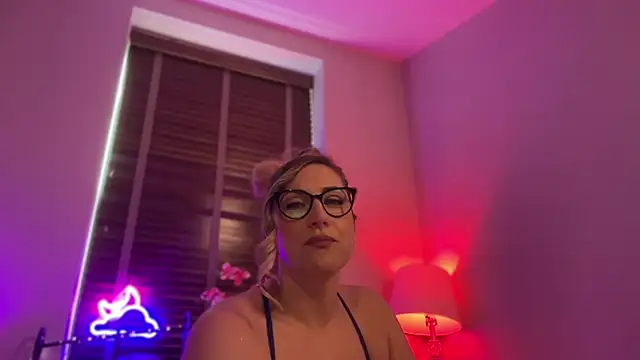 MistresssX online show from May 2026 02:02:01 PM