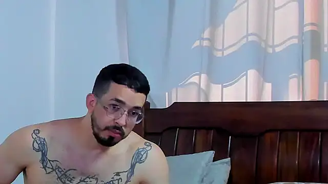 Hunter Hoott online show from September 2025 01:51:01 PM