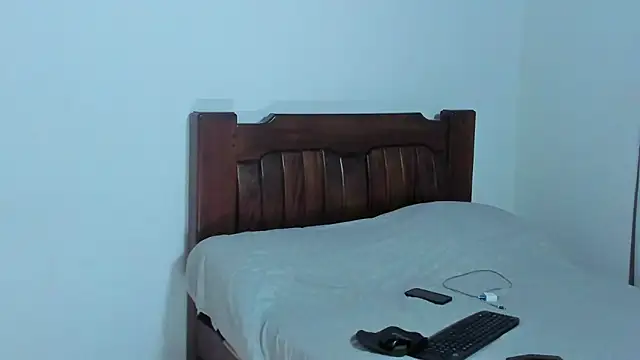 Hunter Hoott online show from April 2026 01:28:01 AM