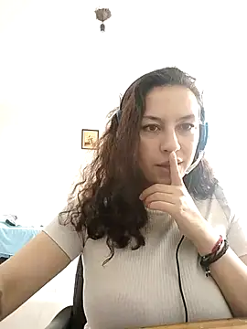 Snapshot of AlanaDesire chatting on September 2025 03:56:01 PM AlanaDesire online show from September 2025 03:56:01 PM