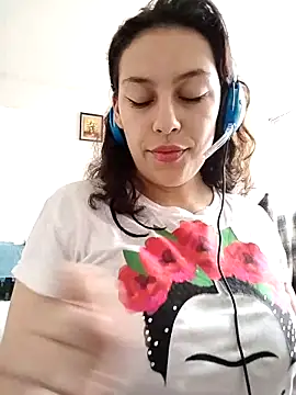 Snapshot of AlanaDesire chatting on September 2025 06:30:01 PM AlanaDesire online show from September 2025 06:30:01 PM