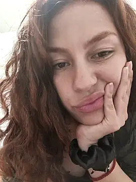 Snapshot of AlanaDesire chatting on October 2025 01:53:02 AM AlanaDesire online show from October 2025 01:53:02 AM