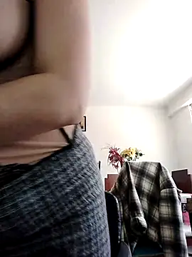 Snapshot of AlanaDesire chatting on October 2025 05:38:02 PM AlanaDesire online show from October 2025 05:38:02 PM