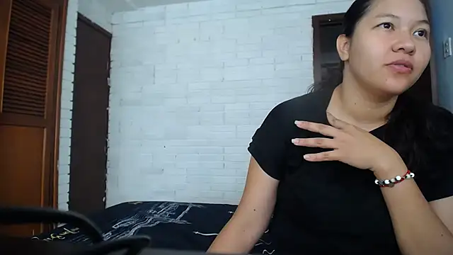 Naia Stant online show from September 2025 02:02:01 PM