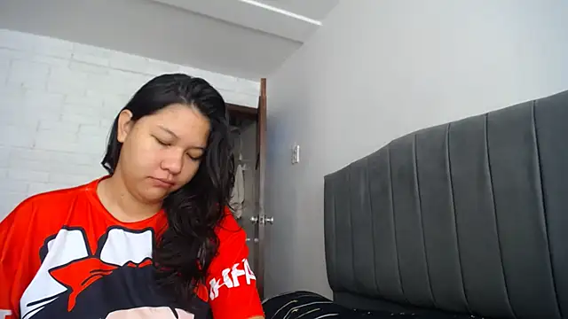 Naia Stant online show from September 2025 02:21:02 PM