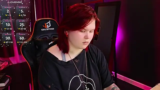 fillisfox  online show from November 2025 03:40:02 PM