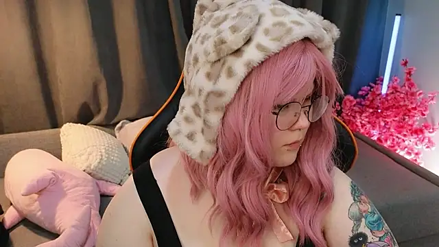 fillisfox  online show from February 2026 11:34:01 AM