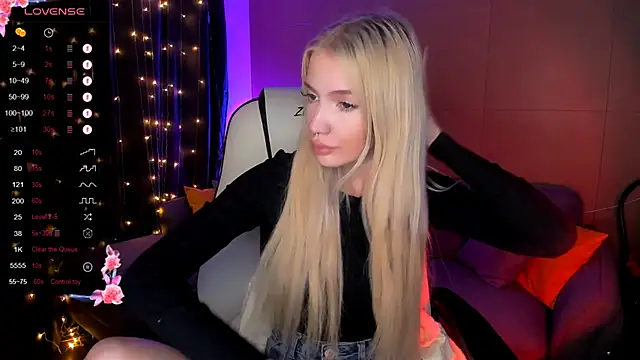 Snapshot of AnyaTaylor_ chatting on November 2025 08:25:01 AM AnyaTaylor online show from November 2025 08:25:01 AM