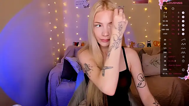 Snapshot of AnyaTaylor_ chatting on September 2025 02:18:01 AM AnyaTaylor online show from September 2025 02:18:01 AM