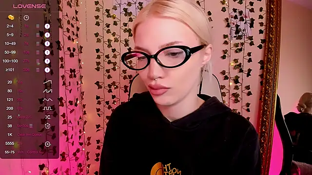 AnyaTaylor  online show from February 2026 02:23:01 AM