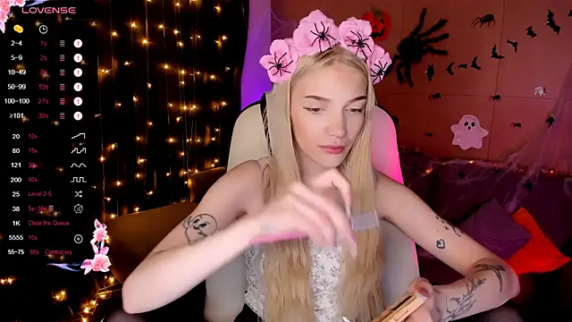 Snapshot of AnyaTaylor_ chatting on October 2025 02:08:01 AM AnyaTaylor online show from October 2025 02:08:01 AM