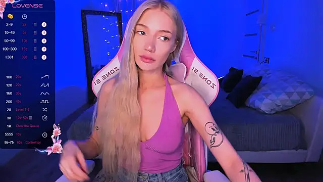 Snapshot of AnyaTaylor_ chatting on September 2025 01:39:02 AM AnyaTaylor online show from September 2025 01:39:02 AM