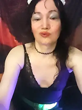 Snapshot of Tselka chatting on December 2025 04:05:02 AM Tselka online show from December 2025 04:05:02 AM