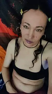 Snapshot of Tselka chatting on November 2025 09:15:02 PM Tselka online show from November 2025 09:15:02 PM