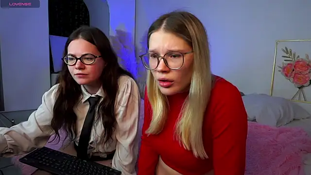 Snapshot of Lolly_Rolly chatting on October 2025 08:13:01 AM Lolly Rolly online show from October 2025 08:13:01 AM