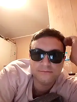 Ivandovxxxl 1010 online show from October 2025 01:45:02 PM