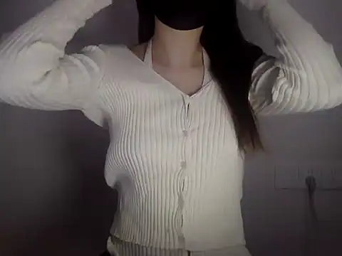 Mia 8 online show from April 2026 05:19:02 PM