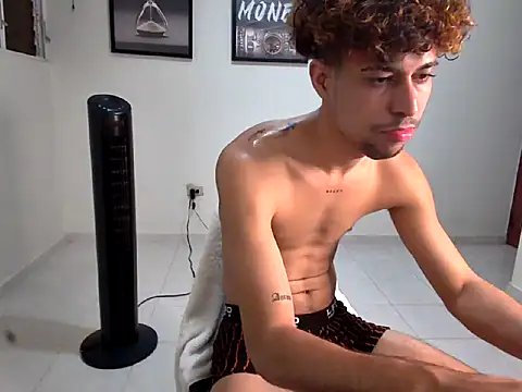 Dollarhot30 online show from February 2026 02:09:02 AM