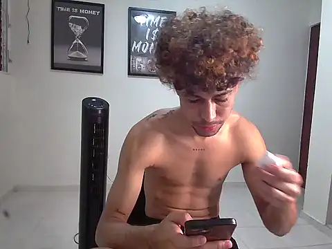 Dollarhot30 online show from February 2026 10:12:01 AM