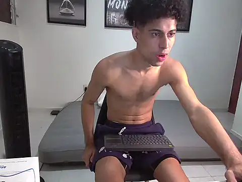 Dollarhot30 online show from October 2025 02:01:01 AM