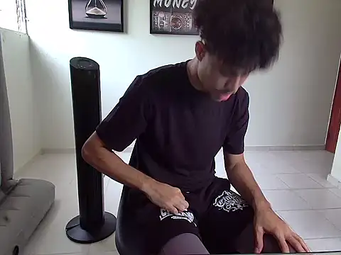 Dollarhot30 online show from February 2026 07:35:01 PM