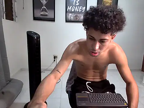 Dollarhot30 online show from January 2026 01:56:01 AM