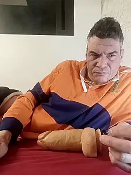 twitshe online show from November 2025 11:32:01 PM