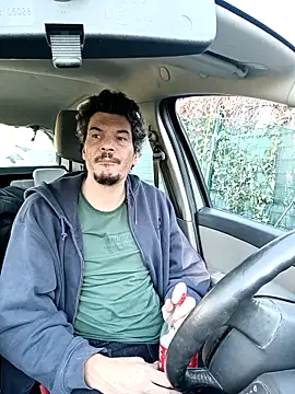 twitshe online show from November 2025 02:21:03 PM