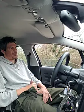 twitshe online show from February 2026 01:18:02 PM