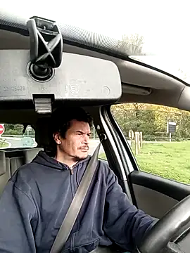 twitshe online show from October 2025 01:42:05 PM