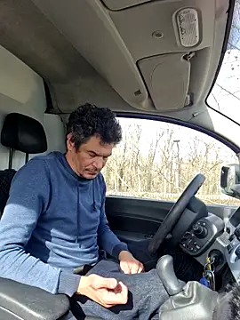 twitshe online show from February 2026 11:11:01 AM