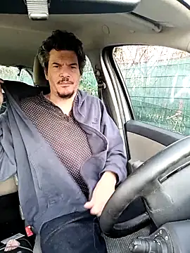 twitshe online show from November 2025 02:21:02 PM