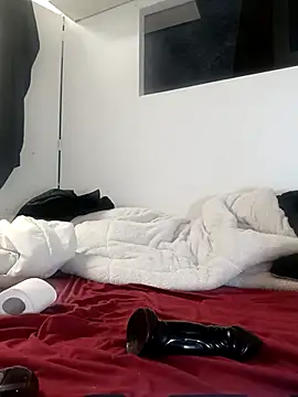 twitshe online show from November 2025 12:31:02 PM