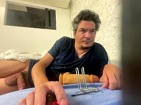 twitshe online show from October 2025 12:31:02 AM