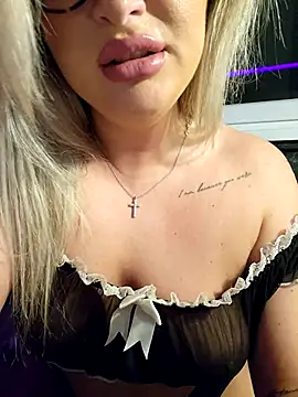 Blondie Sasha online show from November 2025 07:03:01 PM