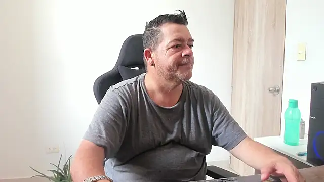 massimo dannger online show from October 2025 05:46:02 PM
