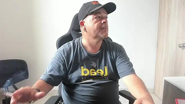 massimo dannger online show from September 2025 08:54:01 PM