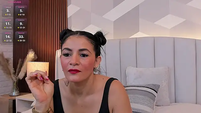 Snapshot of Mommy_Naughty chatting on October 2025 11:12:01 AM Mommy Naughty online show from October 2025 11:12:01 AM