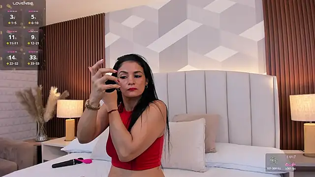 Snapshot of Mommy_Naughty chatting on October 2025 11:09:01 AM Mommy Naughty online show from October 2025 11:09:01 AM