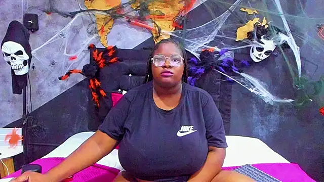 Maiam  Rossi online show from November 2025 01:37:02 PM