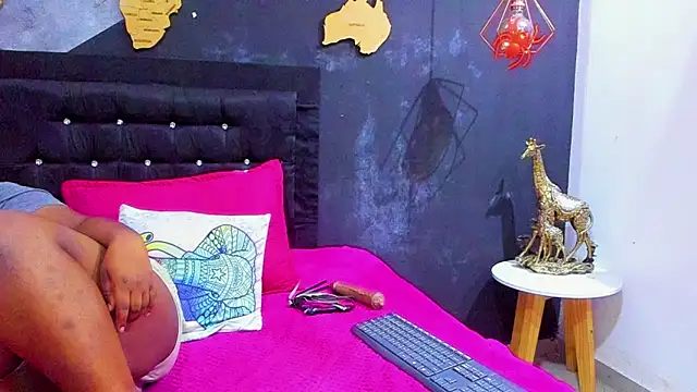 Maiam  Rossi online show from December 2025 11:45:01 AM