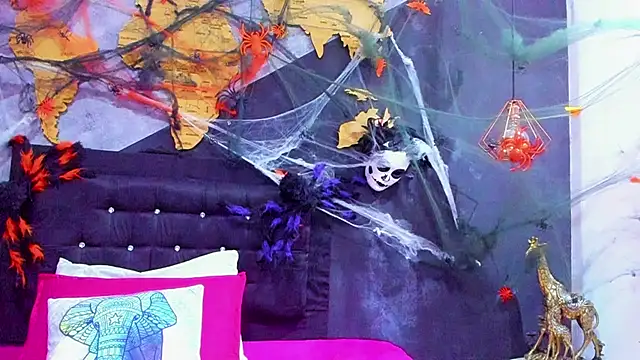 Maiam  Rossi online show from November 2025 11:44:01 AM