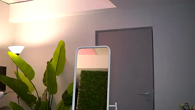 EllieRedd online show from December 2025 07:09:02 PM