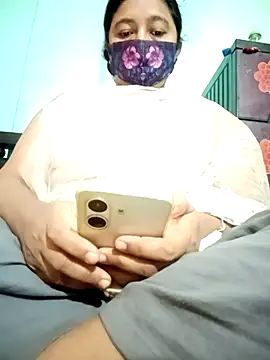 jenyfer709 online show from February 2026 04:01:01 AM