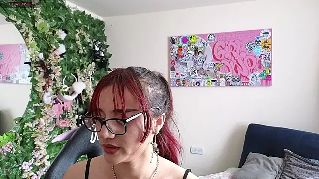 Snapshot of MiaVelvetDoll chatting on May 2026 02:38:01 PM MiaVelvetDoll online show from May 2026 02:38:01 PM