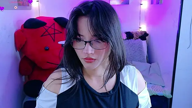 MiaVelvetDoll online show from September 2025 01:43:01 PM