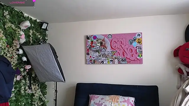 MiaVelvetDoll online show from March 2026 02:41:01 PM