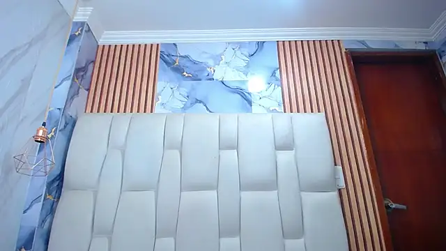 CharlotteSchmidtt online show from January 2026 11:27:02 AM